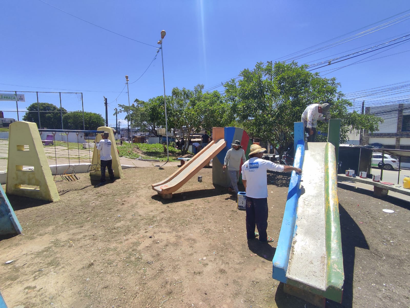 Arrumando a Praça em Rio Doce_5