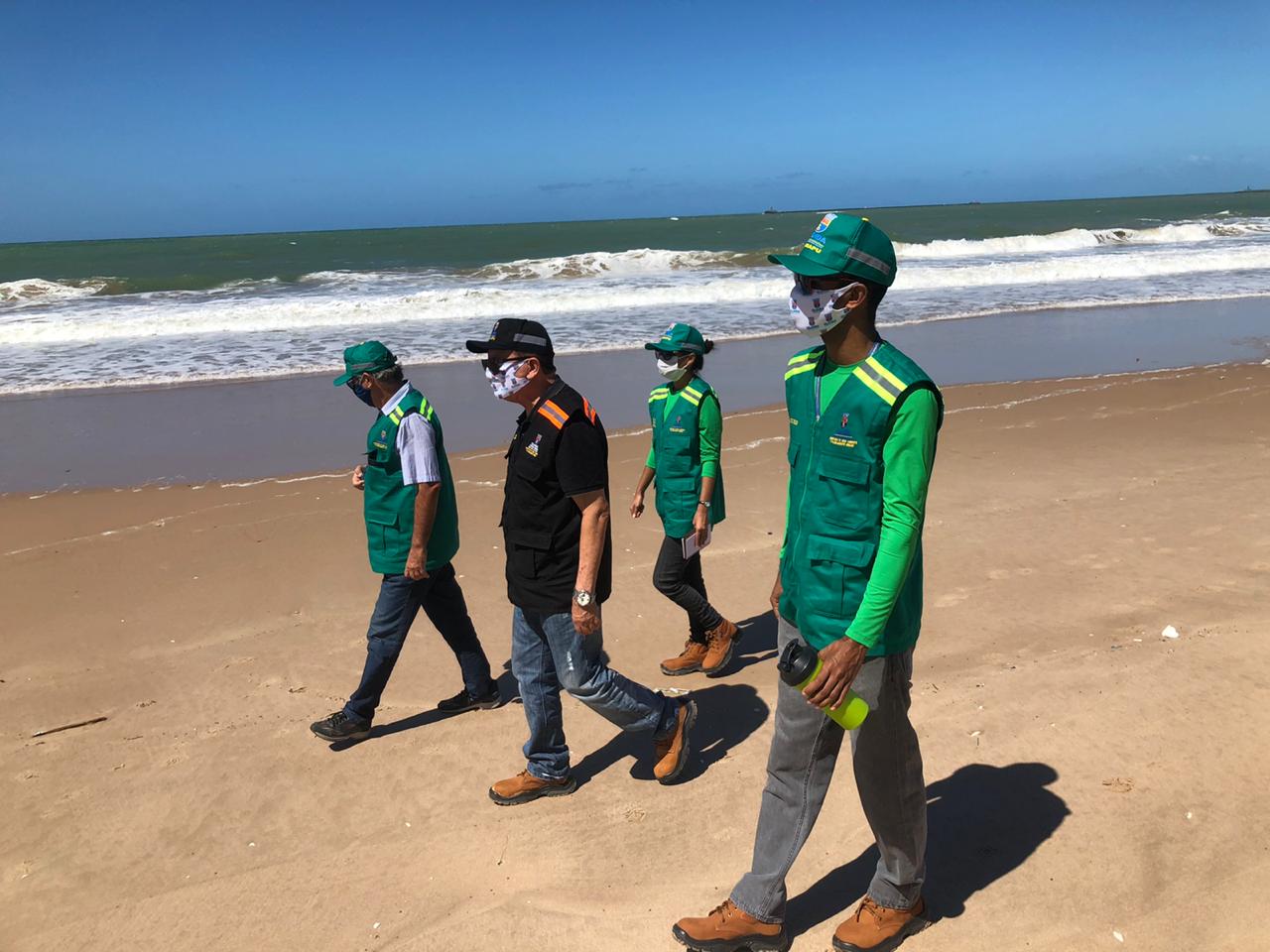 Óleo voltou a aparecer em praias de Pernambuco e Alagoas