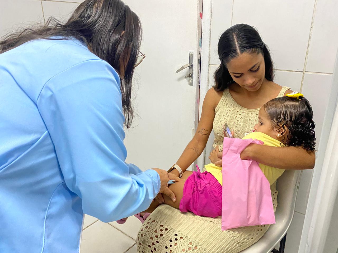 Caravana do Zé Gotinha leva vacinação para toda a família em Olinda
