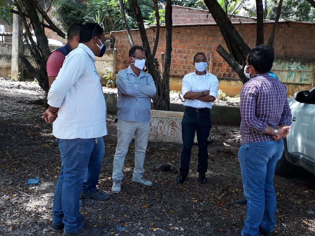 Lupércio acompanha obras em Jardim Brasil