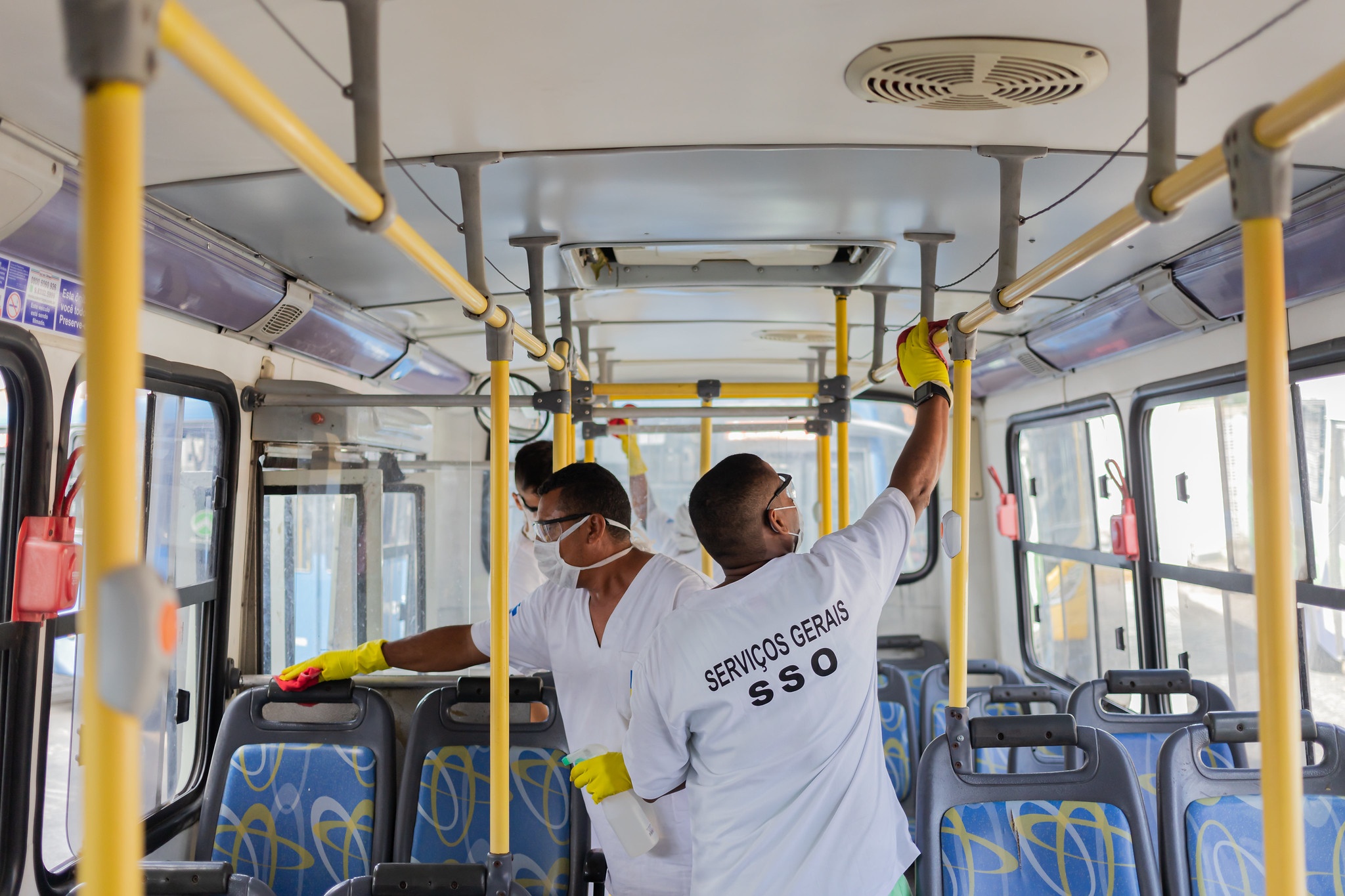 LIMPEZA-DE-ONIBUS-ARQUIMEDES-SANTOS-1