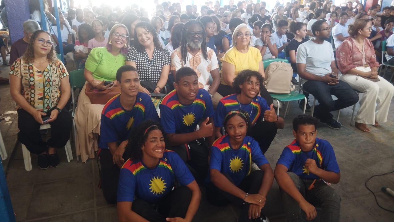 Lançamento do manual antirracista nas escolas
