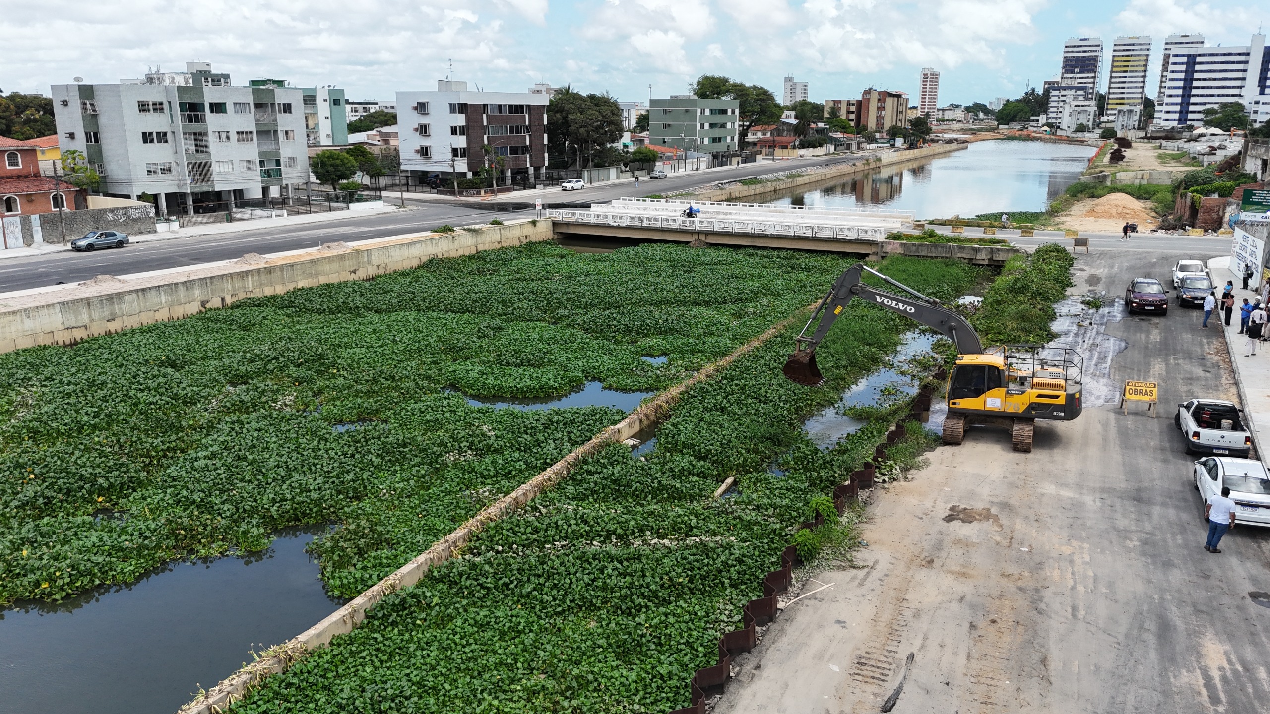 Canal do Fragoso, no bairro de Jardim Atlântico