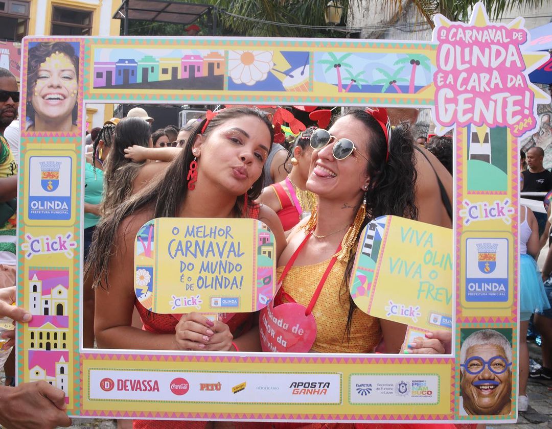 Entre+confetes,+serpentinas+e+sorrisos,+as+ladeiras+aqui+de+Olinda+são+o+nosso+palco+da+folia!+++O+pessoal+aqui+é+só+alegria,+porque+o+Carnaval+de+Olinda+é+a+Cara+da+Gente!++#cliquefoliãoemolinda+#carnavaldeoli (7)