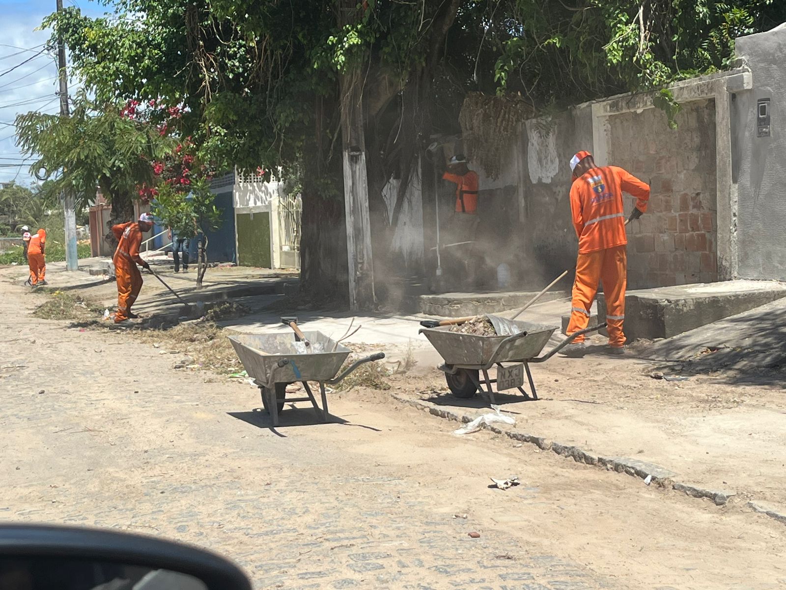 Limpeza urbana em Casa Caiada