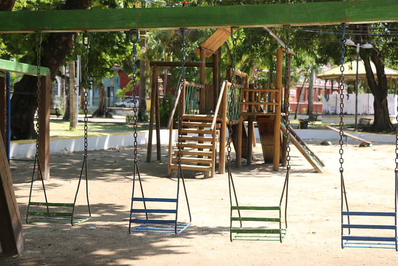 ARRUMANDO A PRAÇA
